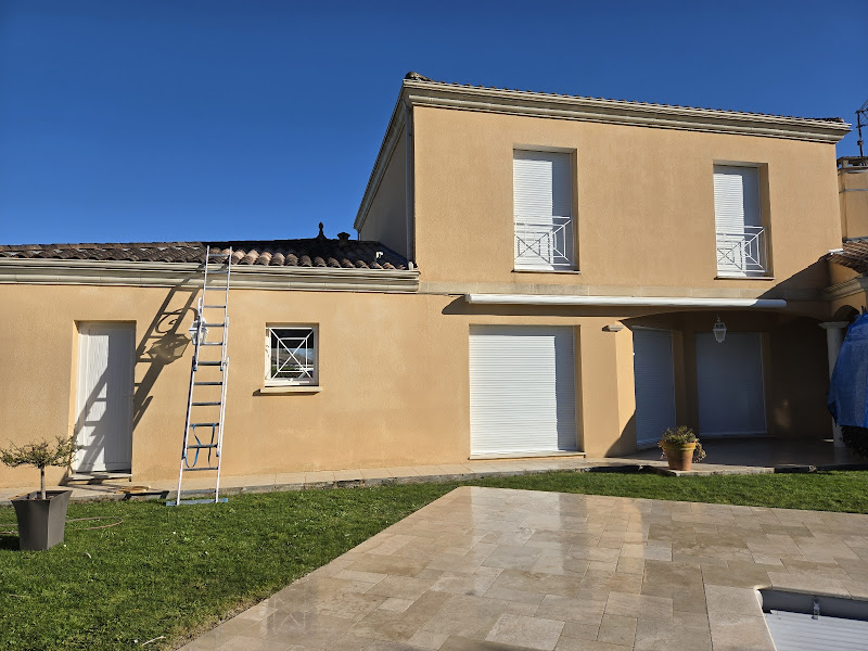 ROAZHON MAYER RENOVATION RENNES COUVREUR DEMOUSSAGE TOITURE RAVALEMENT TRAITEMEN - façadier enduiseur à Rennes